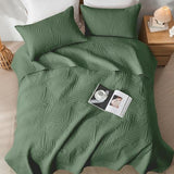 OARAGE Queen Quilt Bedding Set Soft Lightweight Olive Green Bedspread with Leaf Pattern,Ultrasonic Microfiber Bed Coverlet Full Size for All Season (1 Quilt, 2 Shams) OARAGE