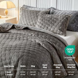 WARMDERN Khaki Velvet Quilt Set King Size, Luxury Geometric Check Pattern Quilts Set, Soft Lightweight Bedspread & Coverlet, 3PCS Milk Velvet Bedding Set with 2 Pillow Shams for All Season, 106" x 96" WARMDERN