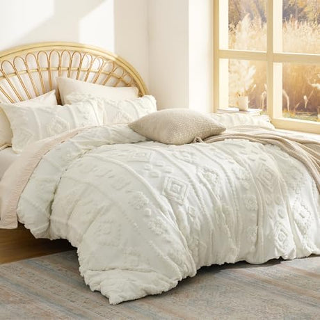 Bedsure Boho Tufted White Comforter Set Queen Size, GentleSoft™ 3 Pieces Boho Farmhouse Decor Bedding, Exquisite Shabby Chic Bedding for All Seasons, 1 Bed Comforter, 2 Pillow Shams, 90x90 Inches Bedsure