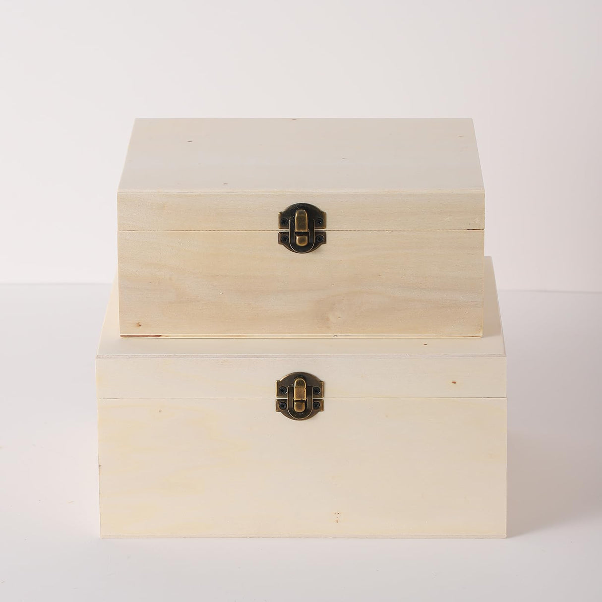 Xhqsulsclac 2 Pack Large Unfinished Wooden Box with Locking Clasp - 9.2x6.9x4.5 in-8.2X5.8X3.5in Natural Super Thick Poplar Box DIY Keepsake Wooden Box Xhqsulsclac