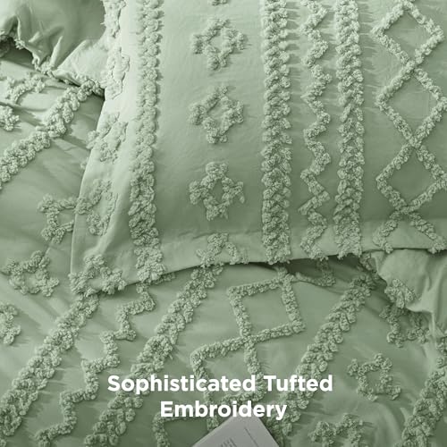 Bedsure Tufted Boho Comforter Set Queen Size - Sage Green Boho Bed Set, GentleSoft™ 3 Pieces Farmhouse Shabby Chic Embroidery Bedding, Gifts for Woman, Soft Jacquard Queen Comforter for All Seasons Bedsure