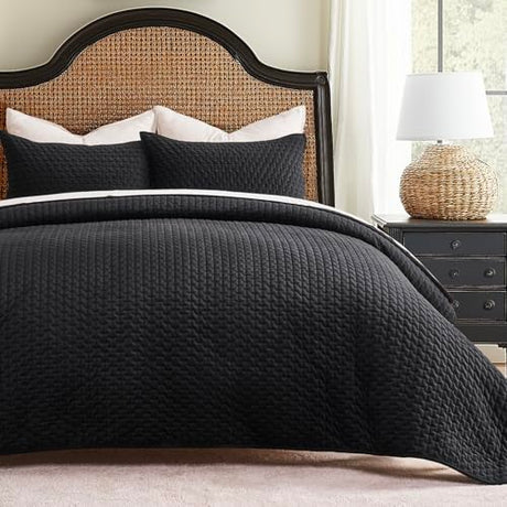 EverGrace Luxury Velvet Quilt Bedding Set King Size 3 Pieces with Pillow Shams, Soft Cross-Stitch Velvet Comforter Set, Lightweight Coverlet Bedspread for All Seasons, Black EverGrace