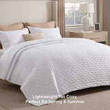 Bedsure King Quilt - Bright White Bedspread King Size & Lightweight Comforter, Modern Coverlet with Clover Pattern, Ultra Soft All-Season Bedding, 106 x 96 Inches Bedsure