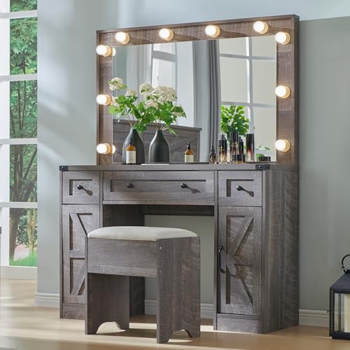 JXQTLINGMU Farmhouse Makeup Vanity Desk with Mirror and Lights, 43'' Glass Tabletop Vanity Table with 3 Drawers & Shelves, Rustic Large Vanity Set for Bedroom, Stool Included, Grey JXQTLINGMU