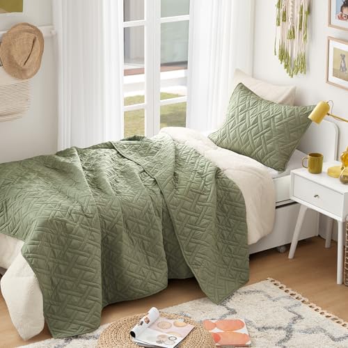 Comfort Spaces Twin Quilt Set Modern Reversible Diamond Coverlet Twin Bedding Set Cozy Quilted Winter Layer, All Season Lightweight Soft Twin Size Quilt, Kienna, Twin/Twin XL Olive Green 2 Piece Comfort Spaces