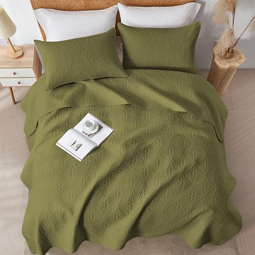 WURUIBO King/Cal King Quilt Set Olive Green, Microfiber Lightweight Bedspreads, Ultrasonic Embossed Solid Coverlet, Thin Bedding Set for All Season, Soft Breathable Bed Cover(1 Quilt, 2 Pillow Shams) WURUIBO