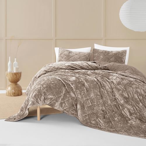 Wonderful Luxury Velvet Brown Quilt Set, King Diamond Stitch Pattern Bedding, Lightweight Ultra-Soft Skin-Friendly, All-Season, Versatile as Comforter/Bedspread for Adults Teens Kids Bedroom,106"x94" Wonderful