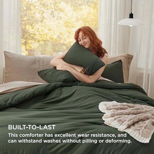 Bedsure King Comforter Set, Dark Green Soft Prewashed Bedding for All Seasons, 3 Pieces GentleSoft™ Bed Set, 1 Lightweight Comforter (104"x90") and 2 Pillowcases (20"x36") Bedsure