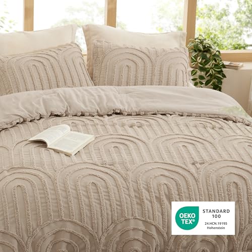 Bedsure Boho Tufted Khaki Comforter King Size, GentleSoft™ 3 Pieces Boho Farmhouse Decor Bedding, Arch Shabby Chic Bedding for All Seasons, 1 Bed Comforter, 2 Pillow Shams, 104x90 Inches Bedsure