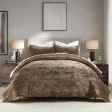 AJOCCI Velvet Quilt Set, Mocha Brown Velvet Quilt King Size Comforter Set, Luxury Bedding Soft Plush Bedspread, Machine Washable Coverlet, All-Season 3 Pieces AJOCCI