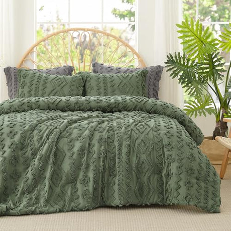 Amélie Home Boho Comforter Set King Size, 3 Piece Olive Green Boho Bedding Set, Rustic Farmhouse Luxury Gift for Women Home Decor, Soft Cozy Diamond Comforter for All Seasons Amélie Home