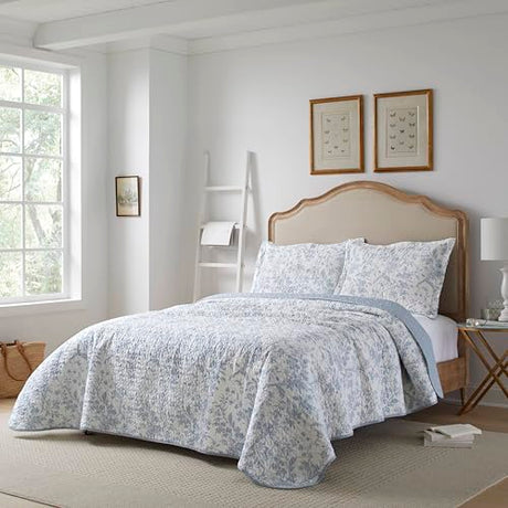 Laura Ashley - King Quilt Set, Soft Cotton Bedding with Reversible Design, Medium Weight for Year Round Use, 3 Piece Bed Set with Matching Pillowcases (Amberley Blue) Laura Ashley