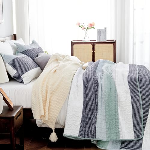 Andency King Size Quilt Set Sage Green, 3 Pieces Mint Green Ultra Soft Lightweight Bedspreads & Coverlets Set, Patchwork Striped Quilted Bedding Sets for All Seasons (1 Quilt, 2 Pillow Shams)