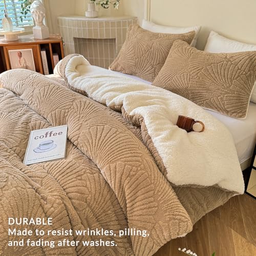 tohrisa Seashell Jacquard Sherpa Comforter Set Warm Cozy Premium Bedding 3 Pieces, King Size Geometric Pattern Quilt Comforter with 2 Pillowcases(104"X90" Beige) tohrisa