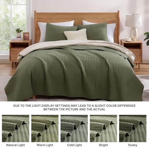 WRENSONGE Queen Quilt-3 Pieces Lightweight Bedspreads Olive Green Queen Size Quilt Bedding Set for All Seasons, Soft Summer Coverlet with 2 Pillow Shams Suitable for Bed & Couch WRENSONGE