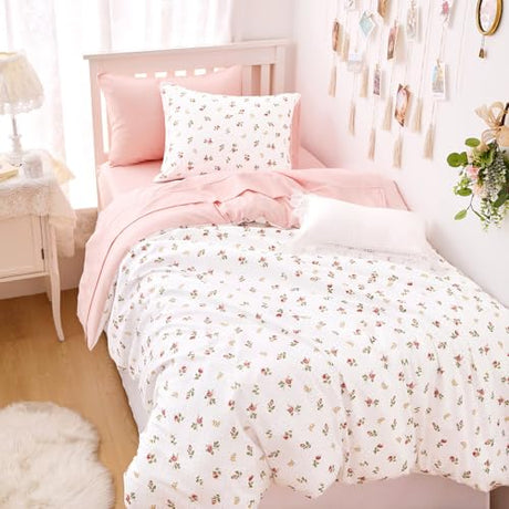 Wake In Cloud - Floral Comforter Set, Coquette Cottagecore Aesthetic Cute Flower Rose Pattern for Women Teen Girls, Soft Lightweight Dorm Bedding, 3 Pieces, Pink, Twin/Twin XL Size Wake In Cloud