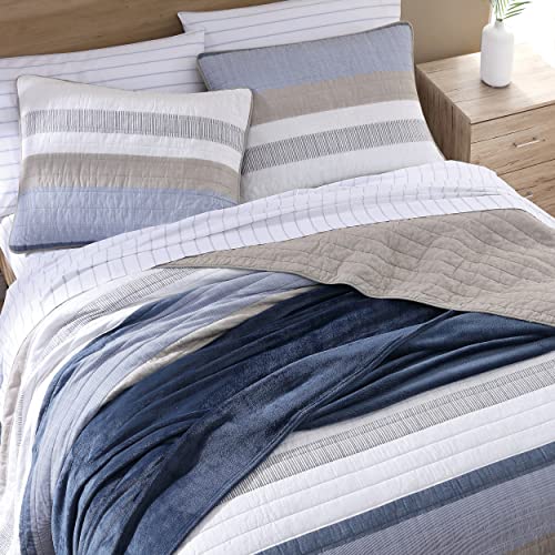 Nautica - Twin Quilt Set, Soft & Breathable Cotton Bedding with Medium Weight Feel, Reversible 2 Piece Bed Set with Matching Pillowcase (Galewood Blue) Nautica