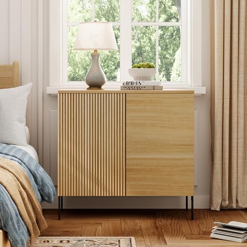 WAMPAT Fluted Nightstand Set of 2, 31.5" Wide Modern Mid Century End Table with 2 Doors, Wooden Bedside Table with Storage, Night Stand Sofa Table Side Table with Hidden Handles for Bedroom,Oak WAMPAT