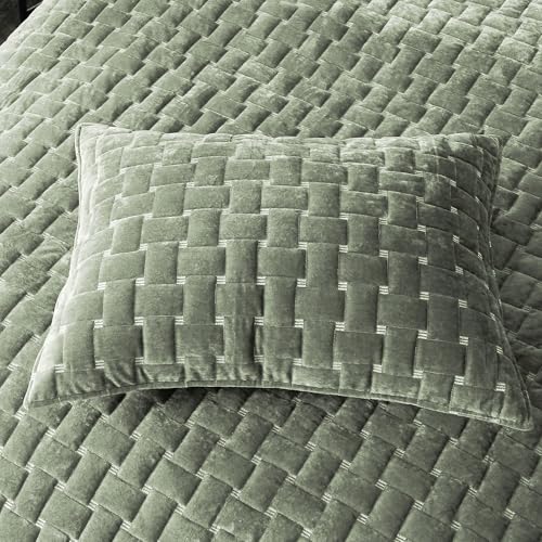 Grassix Velvet Quilt Set King Size, 3 Pieces Lightweight Velvet Comforter with Pillow Shams, Geometric Quilted Bedspread Coverlet Bedding Set for All Seasons, Sage Green, 108"x96" Grassix