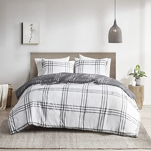 Intelligent Design Pike Reversible Comforter Set, Cottage Plaid Print, Modern Cabin Lifestyle, Down Alternative, All Season Bedding with Matching Sham, Twin/Twin XL White/Grey 2 Piece Intelligent Design