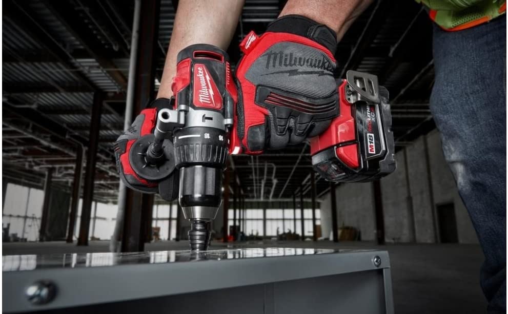 MILWAUKEE'S M18 Brushless 1/2 in. Hamme, Red Milwaukee