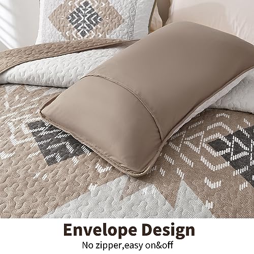 Dintszyayue Brown Boho Quilt Set Queen,3 Pieces Aztec Texture Quilt with 2 Pillowcases,Bohemian Geometric Bedspread Bedding Set Microfiber Quilted Coverlet Set for All Seasons Queen Size(90"×96") Dintszyayue