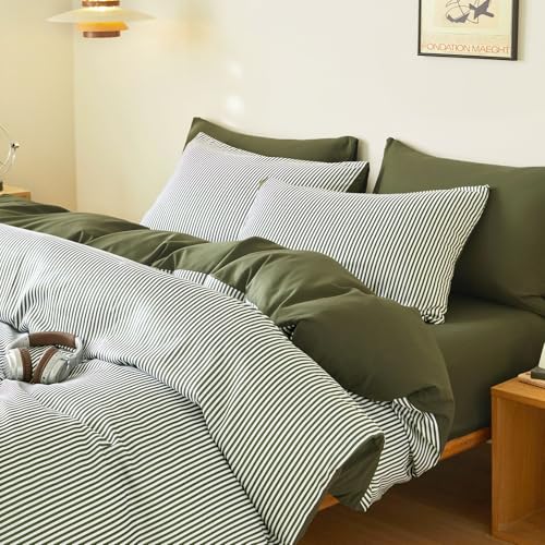 Wake In Cloud - Striped Comforter Set, Ticking Stripe Vertical Pinstripe Neutral Farmhouse Pattern Printed, Soft Lightweight Bedding, 3 Pieces, Olive Green White, King Size Wake In Cloud