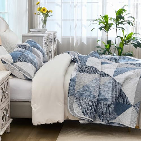Dintszyayue King Size Quilt Blue, 3 Pieces Patchwork Bedspread Bedding for King Size Bed, Soft Lightweight Microfiber Geometric Coverlet Set for All Season Quilts with 2 Pillowcases Dintszyayue