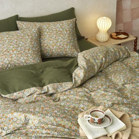 Wake In Cloud - Floral Comforter Set, Cute Vintage Flower Cottagecore Aesthetic for Women Teen Girls, Soft Lightweight Dorm Bedding, 3 Pieces, Olive Green, Queen Size Wake In Cloud