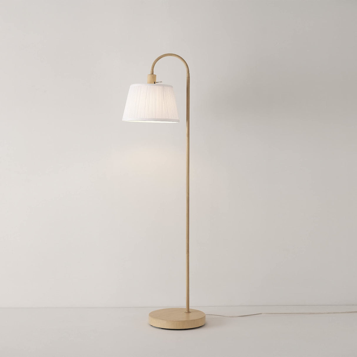 Globe Electric 65907 68" Floor Lamp, Light Faux Wood, White Pattern Shade, On/Off Rotary Switch on Socket Globe Electric