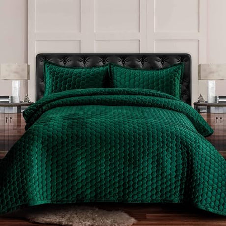 Tribeca Living Lugano Oversized Velvet Quilt Set - All Season, Extra Large, 3 Piece Queen Size Comforter Set with 2 Pillow Shams in Emerald Green Honeycomb Pattern 260GSM Tribeca Living