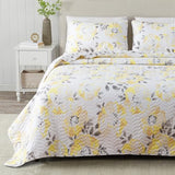 Great Bay Home Floral Full/Queen Quilt Set with Shams, Yellow Floral Bedding Set, All-Season, Lightweight Bedspread. Reversible. Farmhouse Bedding. (Full/Queen, Helene) Great Bay Home
