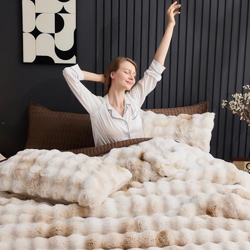Wonderful 3 Pieces Fluffy Faux Rabbit Fur Bubble Comforter Set King Size, Tie-Dyeing Beige Plush Fuzzy Bedding Set, Warm Soft Bubble Comforter Bedding Set for Winter Wonderful