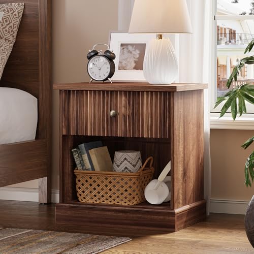 IDEALHOUSE Fluted Nightstand with Drawer, Mid Century Modern Bedside Table with Open Shelf, Brown Nightstand with Storage, Space Saving Side Table with Curved Edge Base for Living Room Bedroom IDEALHOUSE