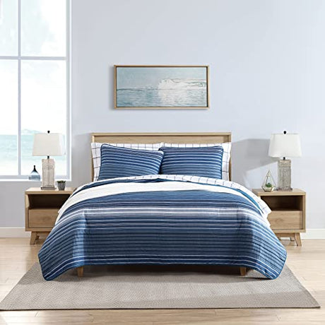 Nautica - Queen Quilt Set, Soft & Breathable Cotton Bedding with Medium Weight Feel, Reversible 3 Piece Bed Set with Matching Pillowcase (Coveside Blue) Nautica