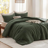 Bedsure King Size Comforter Set Olive Green, Soft Prewashed King Bedding, Quilted Comforter with Clover Design, Down Alternative Comforter for All Seasons, 3 Pieces Bed Set with 2 Pillow Shams Bedsure