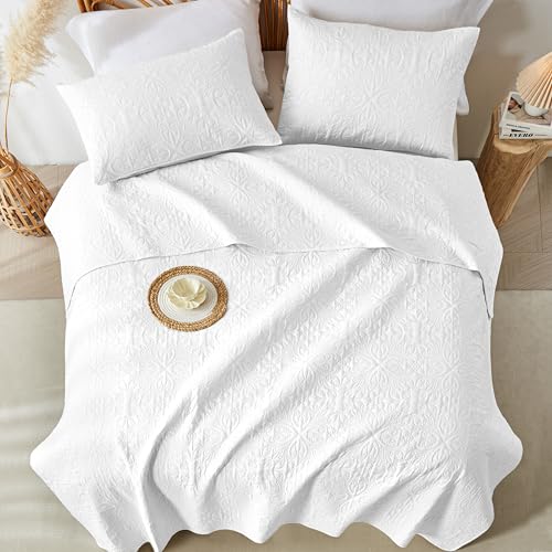 akkialla King/Cal King Quilt Bedding Set for All Seasons,Lightweight White Bedspreads King Size,Modern Style Microfiber Soft Floral Pattern Coverlet Set(1 Quilt,2 Pillow Shams) akkialla