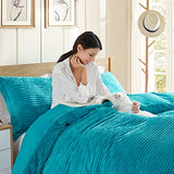 Nestl Premium Flannel Duvet Cover Set - 2 PC Reversible Twin Comforter Cover Set with Microfiber Back - 1 Velvet Duvet Cover Twin with Zipper Closure & 1 Pillow Sham 68 x 90 inches – Teal Nestl