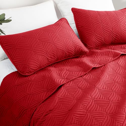 Whale Flotilla Extra Soft Twin Quilt Bedding Set, Lightweight Red Bedspreads Quilts Twin Size with Modern Pattern, Reversible 2-Piece Coverlet with 1 Pillow Shame for All Seasons Whale Flotilla