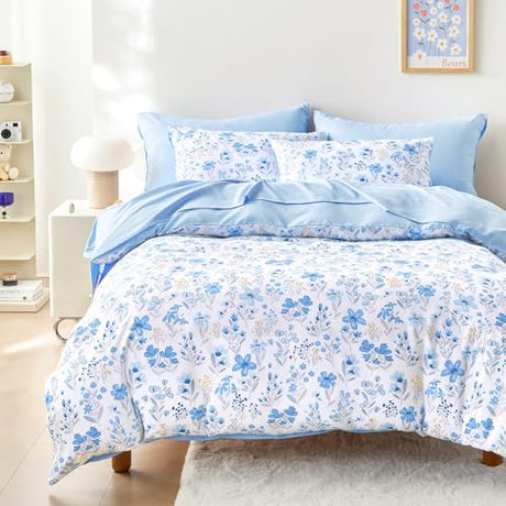 Wake In Cloud - Floral Comforter Set, Botanical Flower Cottagecore Shabby Chic Aesthetic for Women Teen Girls, Soft Lightweight Dorm Bedding, 3 Pieces, Blue White, Full Size Wake In Cloud
