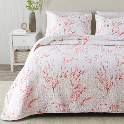 Great Bay Home Floral Full/Queen Quilt Set with Shams, Pink Floral Bedding Set, All-Season, Lightweight Bedspread. Reversible, Farmhouse Bedding. (Full/Queen, Sakura) Great Bay Home