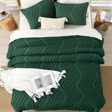 Litanika Queen Comforter Set Dark Emerald Green, 3 Pieces Lightweight Chevron Tufted Bedding Comforter Set, Fluffy Winter Down Alternative Comforter Bed Set Gift Choice