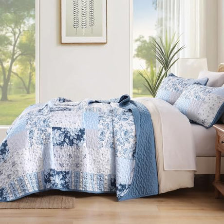 Anibedding Blue Patchwork Quilt Set King Size Boho Floral Plaid Bedspread Coverlet Set, Farmhouse Soft Microfiber Bedding Set, Blue Summer Bed Cover with 2 Pillowcases for All Season Anibedding