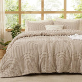 Bedsure Boho Tufted Khaki Comforter King Size, GentleSoft™ 3 Pieces Boho Farmhouse Decor Bedding, Arch Shabby Chic Bedding for All Seasons, 1 Bed Comforter, 2 Pillow Shams, 104x90 Inches Bedsure