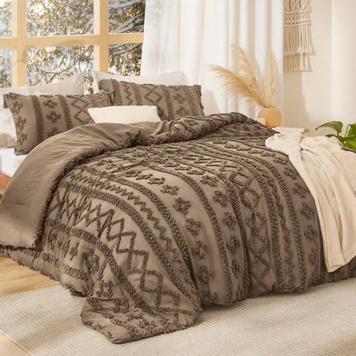 Bedsure Tufted Boho Comforter Set Queen Size - Light Brown Boho Bed Set, GentleSoft™ 3 Pieces Farmhouse Shabby Chic Embroidery Bedding, Gifts for Woman, Jacquard Queen Comforter for All Seasons Bedsure