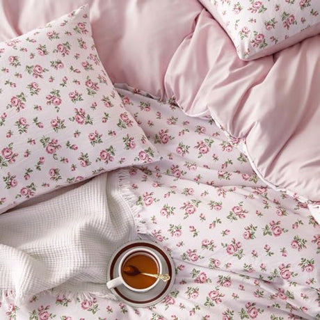 Wake In Cloud - Floral Comforter Set, Coquette Cottagecore Aesthetic Flower Shabby Chic Pattern for Women Teen Girls, Soft Lightweight Bedding, 3 Pieces, Pink, Full Size Wake In Cloud