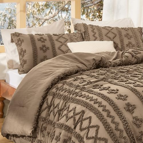 Bedsure Tufted Boho Comforter Set Queen Size - Light Brown Boho Bed Set, GentleSoft™ 3 Pieces Farmhouse Shabby Chic Embroidery Bedding, Gifts for Woman, Jacquard Queen Comforter for All Seasons Bedsure