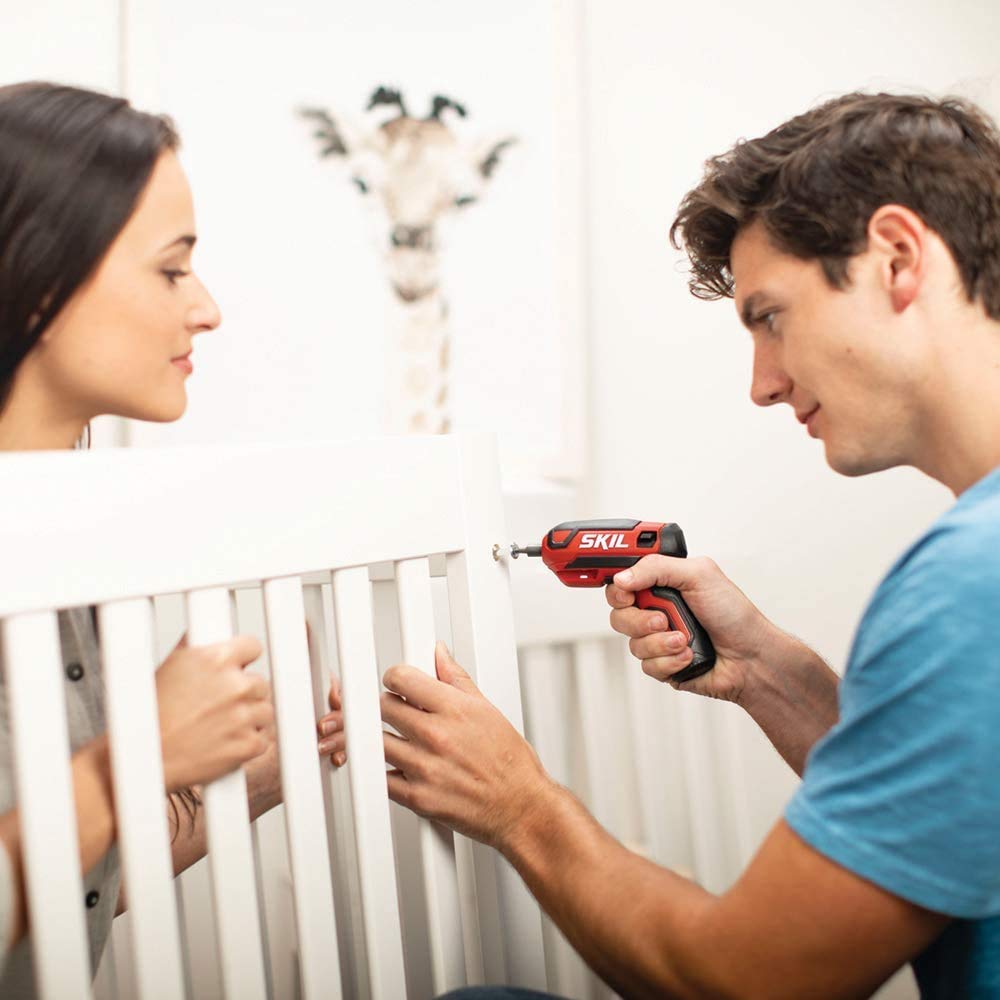 SKIL Rechargeable 4V Cordless Pistol Grip Screwdriver with 42pcs Bit Set, USB Charger and Carrying Case - SD5618-03 Skil