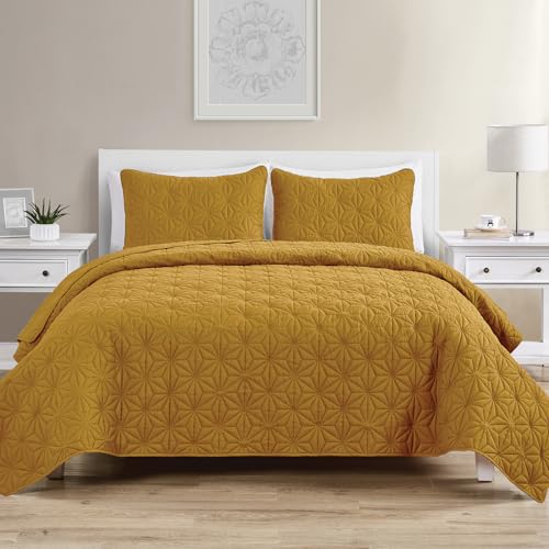 VCNY Home Kaleidoscope Pattern 3 Piece Quilt Set, Full Queen, Gold VCNY Home