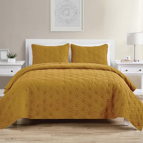 VCNY Home Kaleidoscope Pattern 3 Piece Quilt Set, Full Queen, Gold VCNY Home